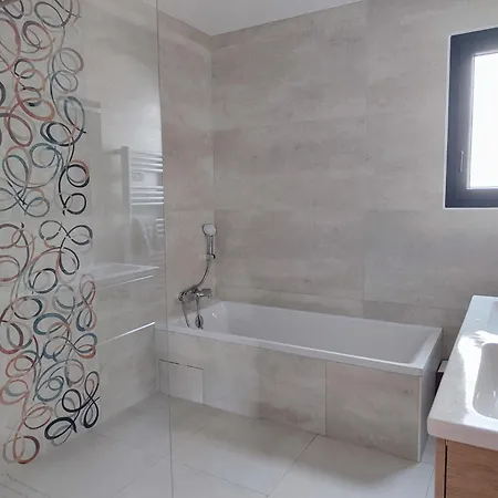 Reva ,8 Couchages, Piscine Entre Terre Et 빌라 *