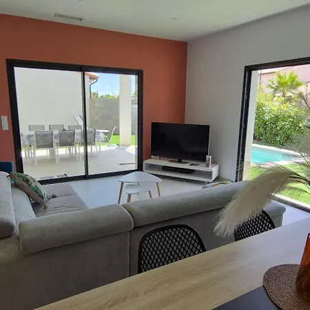 Reva ,8 Couchages, Piscine Entre Terre Et Nézignan-lʼÉvêque