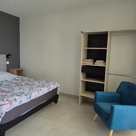 Reva ,8 Couchages, Piscine Entre Terre Et * Nézignan-lʼÉvêque