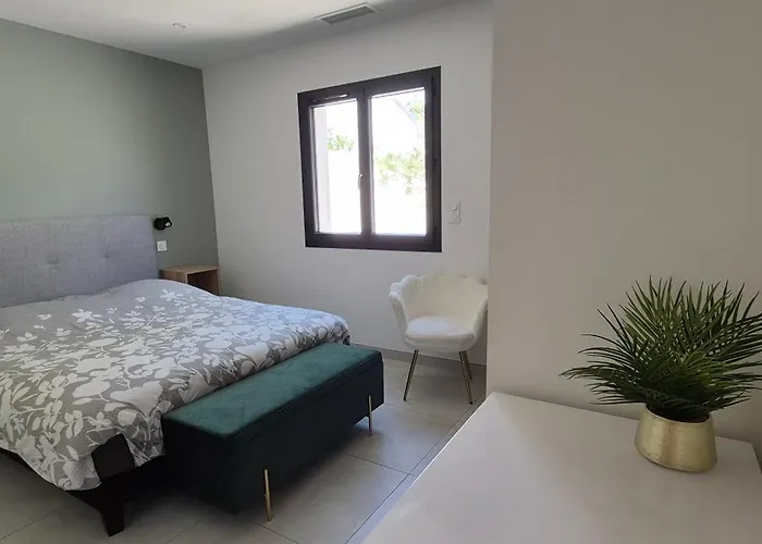 Reva ,8 Couchages, Piscine Entre Terre Et Nézignan-lʼÉvêque